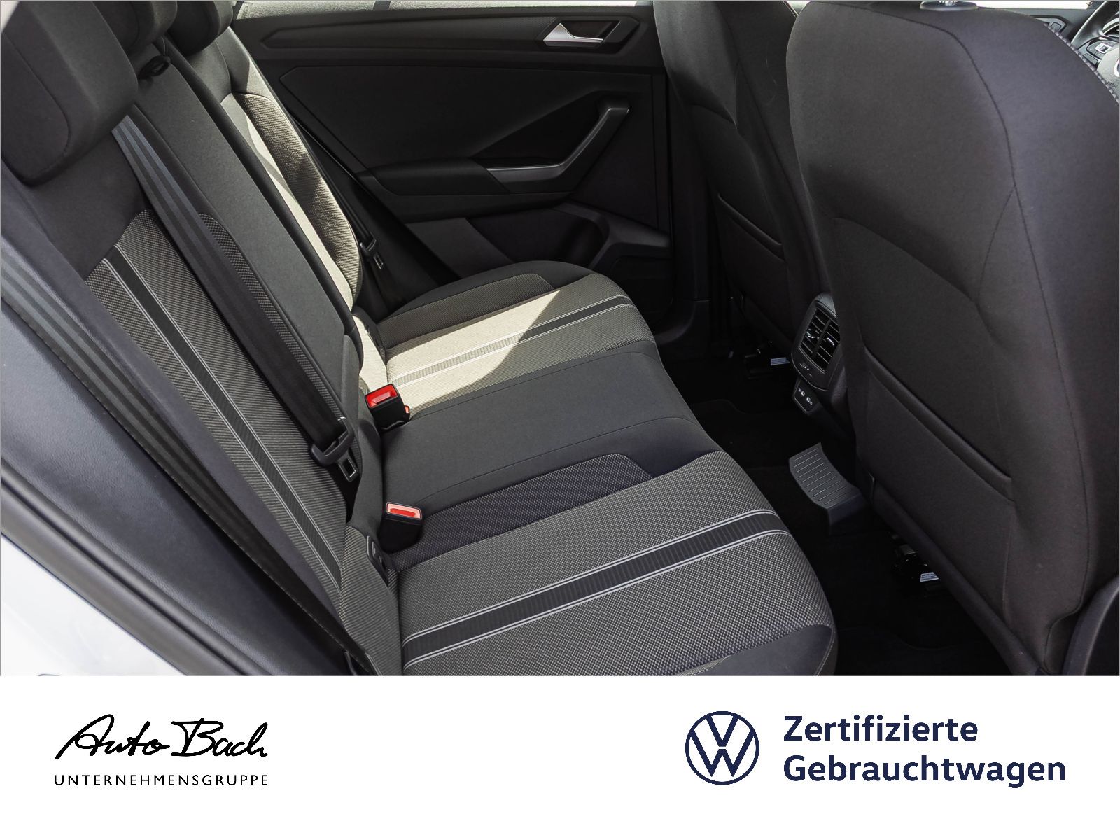 Volkswagen T-Roc 1.0 TSI Style - Samsaru's Car Outlet