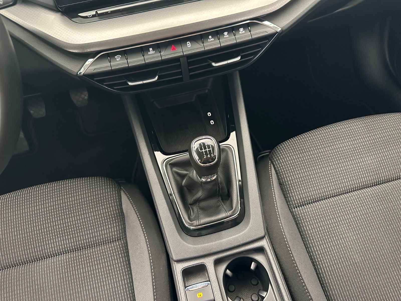 Skoda Octavia Combi Ambition - Samsaru's Car Outlet