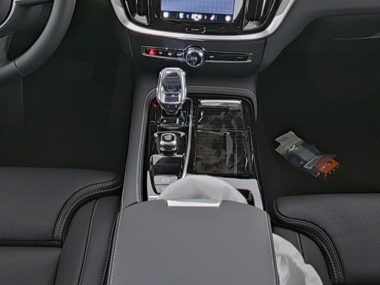 Volvo V60 T8 Ultra Dark Recharge Plug-In Hybrid AWD