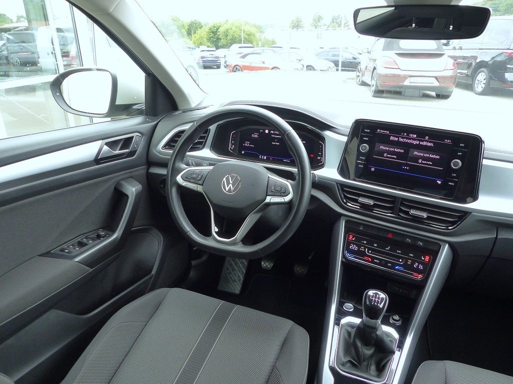 Volkswagen T-Roc 1.0 TSI Life - Samsaru's Car Outlet