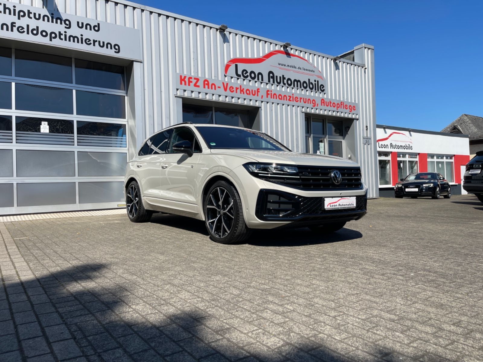 Volkswagen Touareg 3.0TDI R-Line Massage AHK Nachtsicht 360