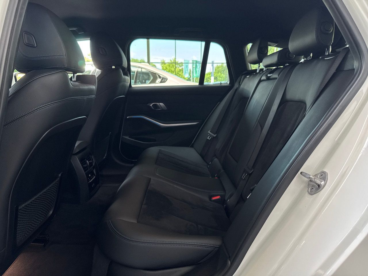 BMW 320e Touring M Sport - Samsaru's Car Outlet