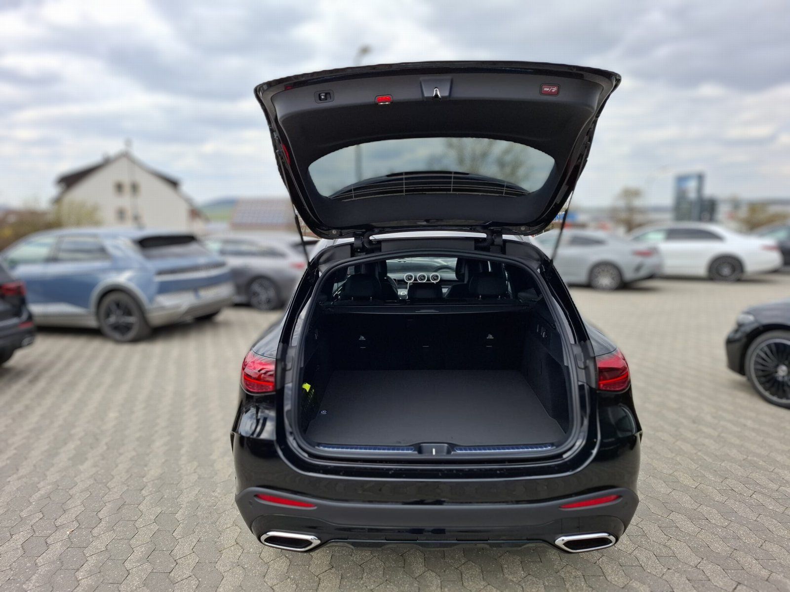 Mercedes-Benz GLC 200 4M AMG - Samsaru's Car Outlet