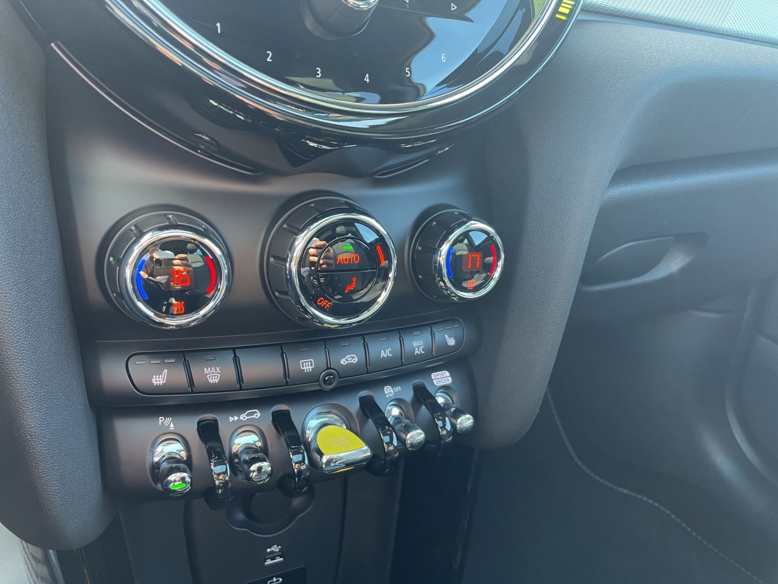 MINI Cooper SE MINI Yours Trim - Samsaru's Car Outlet