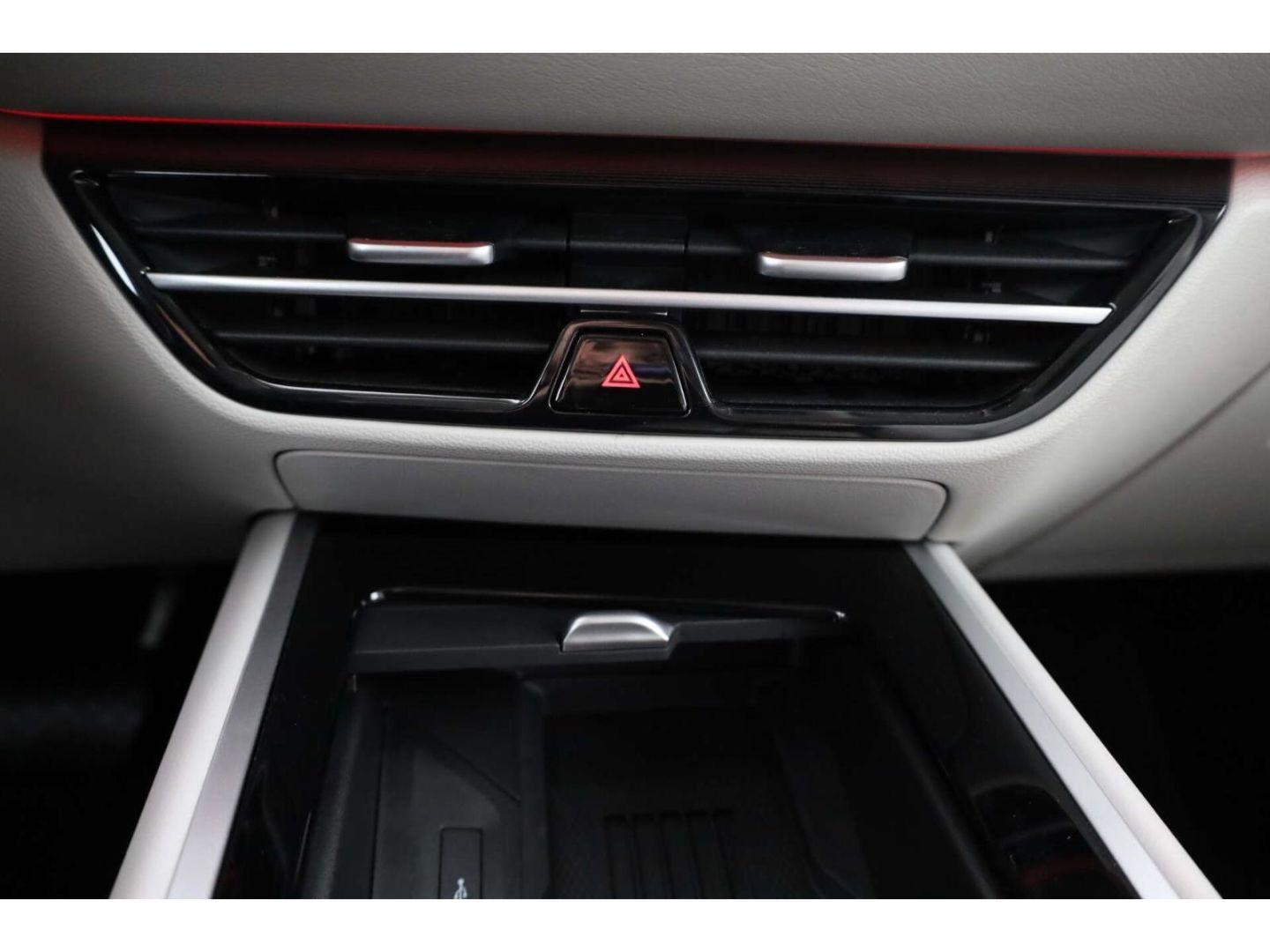 Volkswagen Passat 1.5 eHybrid Elegance DSG AHK/Matrix/NAV