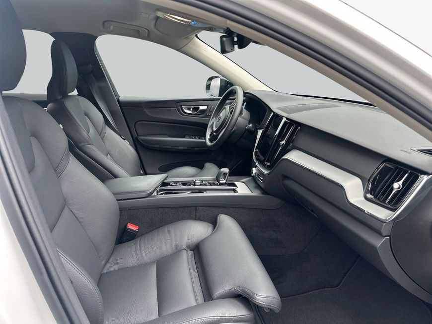 Volvo XC60 B5 B AWD Plus Dark