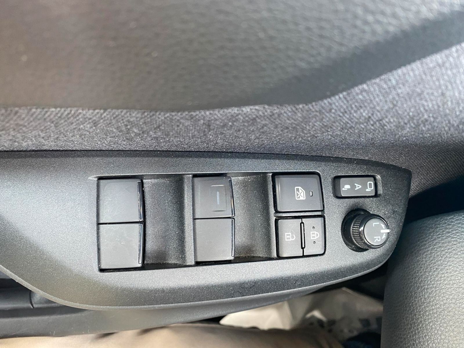 Toyota Yaris Cross 1.5 Hybrid AWD-i,SHZ,R-Cam,App-Co...