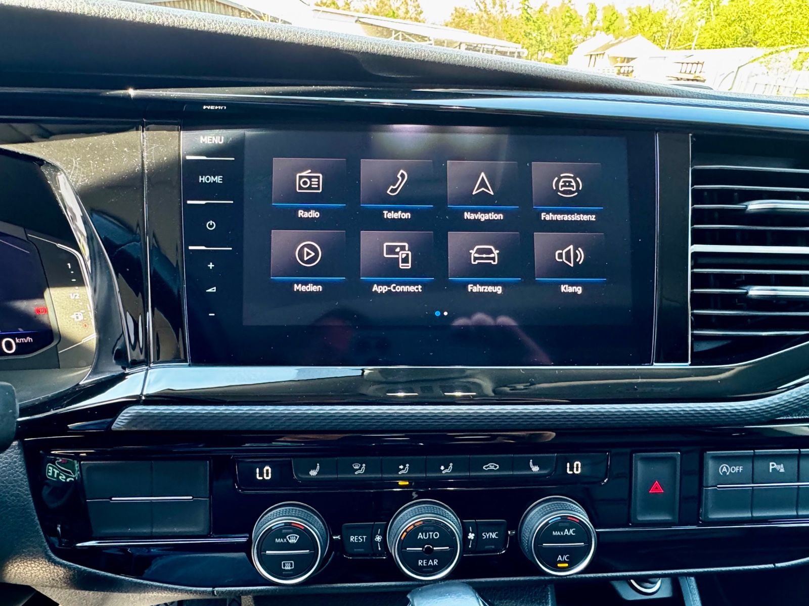 Volkswagen T6 2.0TDI Multivan - Samsaru's Car Outlet