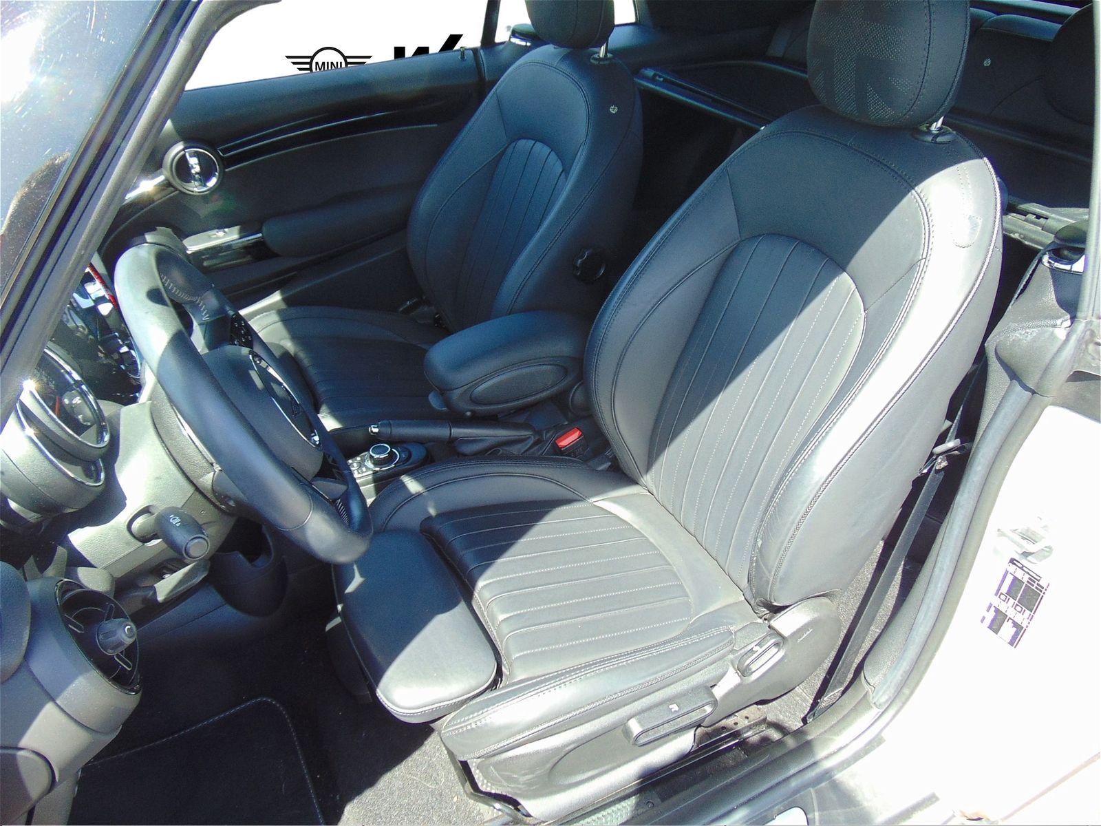 MINI Cooper CABRIO YOUNIQUE - Samsaru's Car Outlet