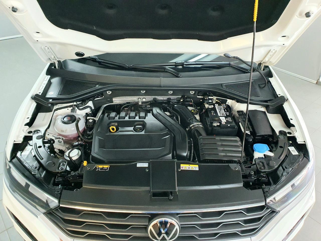 Volkswagen T-Roc 1.5 TSI - Samsaru's Car Outlet