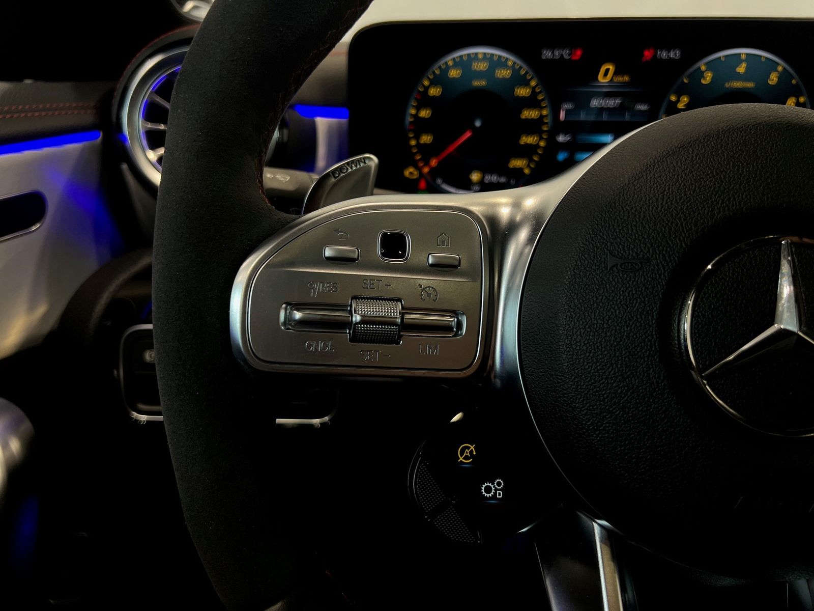 Mercedes-Benz CLA 35 AMG - Samsaru's Car Outlet