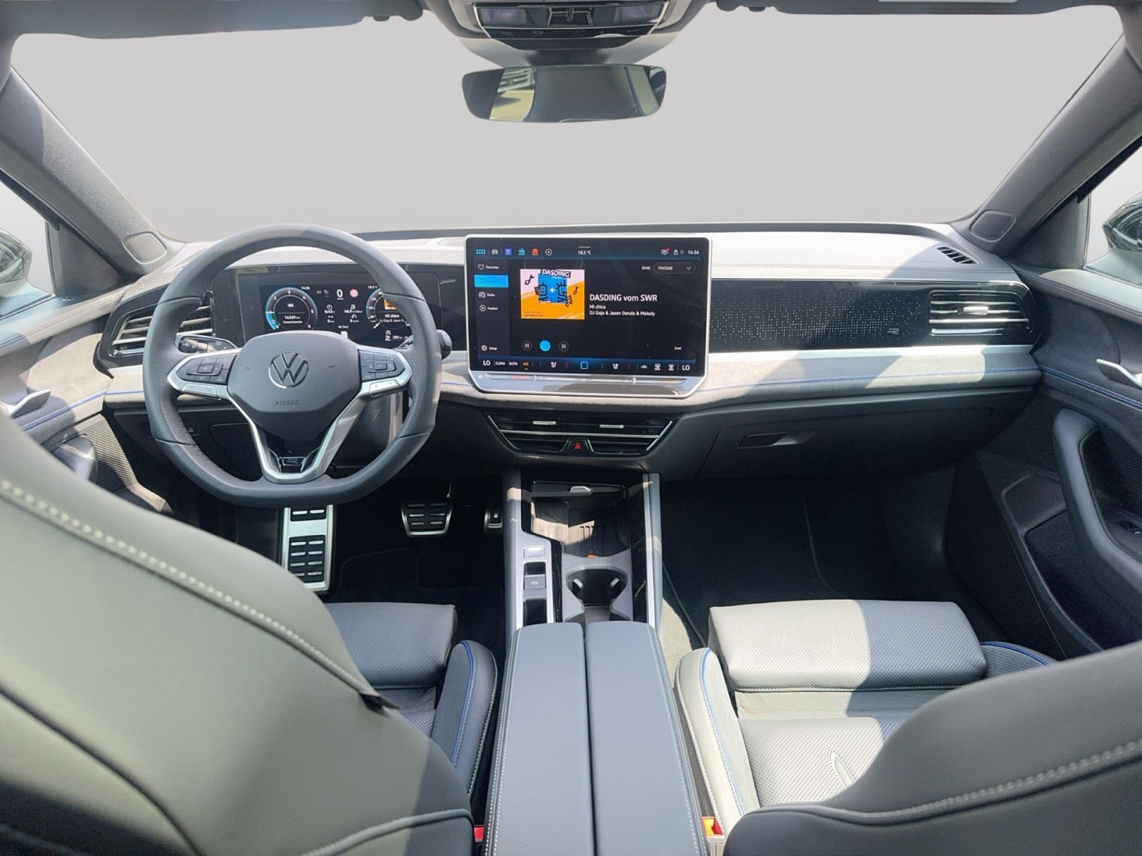 Volkswagen Passat R-Line 2.0TDI 4M AHK STANDH PANO HUD 360°