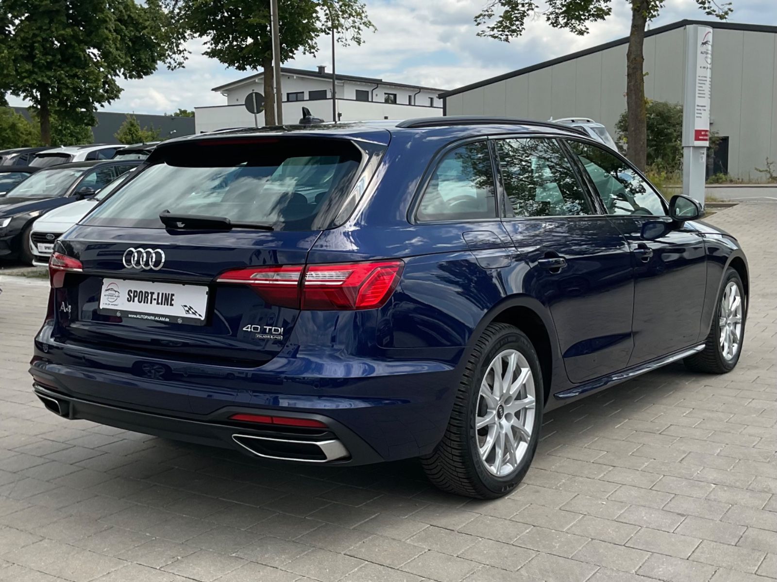 Audi A4 Av.40 TDI quattro advanced - Samsaru's Car Outlet