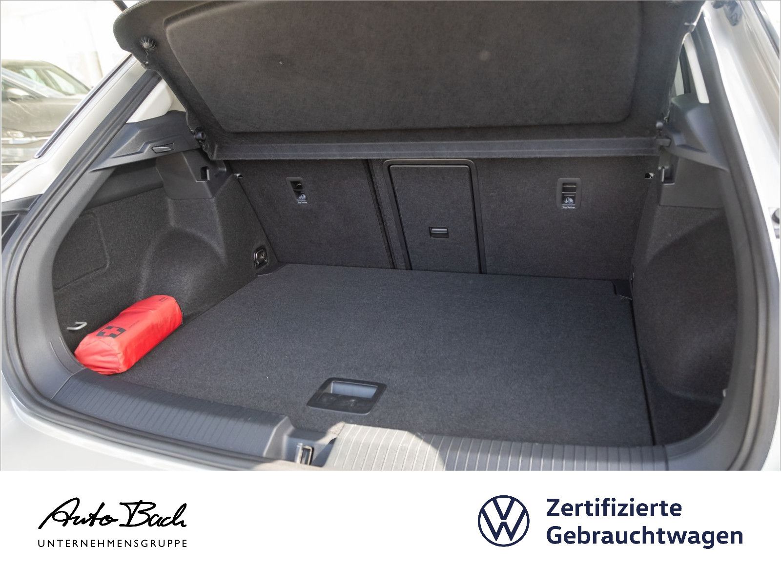 Volkswagen T-Roc 1.5 TSI MOVE DSG - Samsaru's Car Outlet