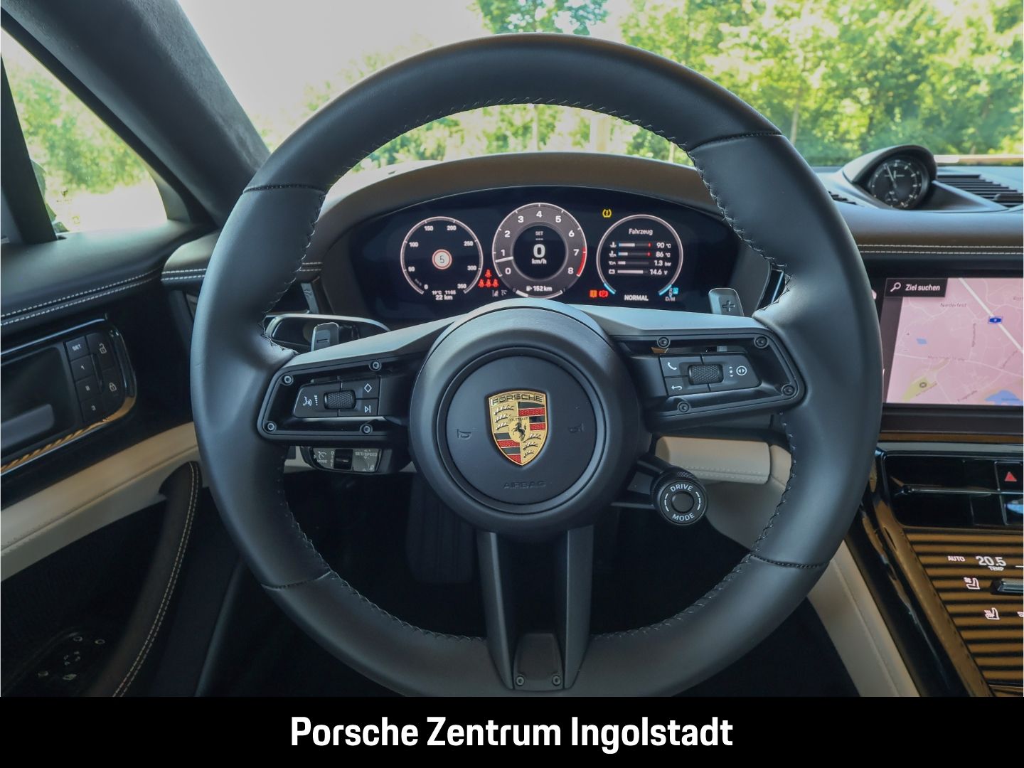 Porsche Panamera GTS, Panoramadach, Hinterachslenkung, e