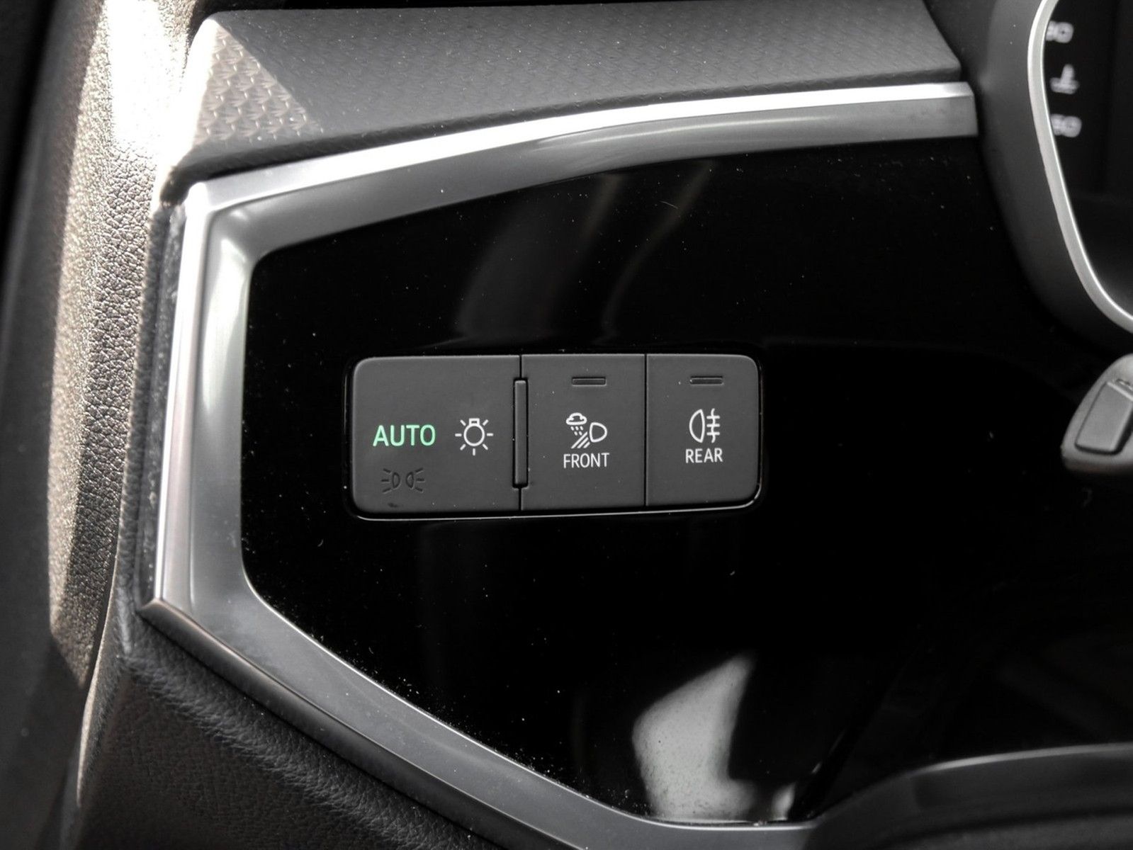 Audi Q3 40 TDI quattro S tronic - Samsaru's Car Outlet