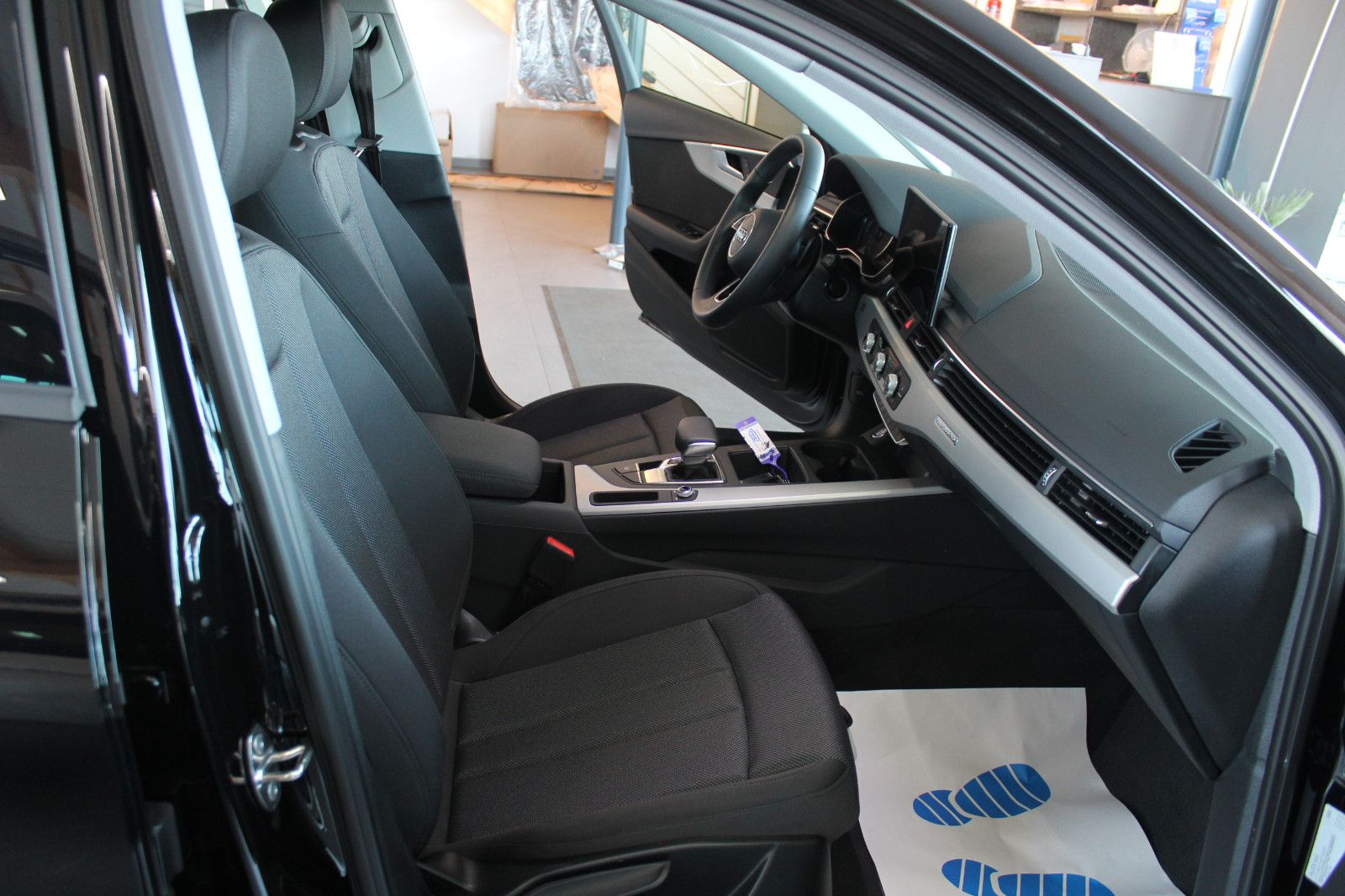 Audi A4 Avant 40 TDI quattro S tronic - Samsaru's Car Outlet