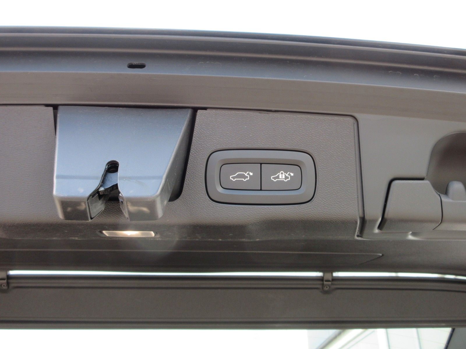 Volvo XC 60 B5 Plus Dark AWD