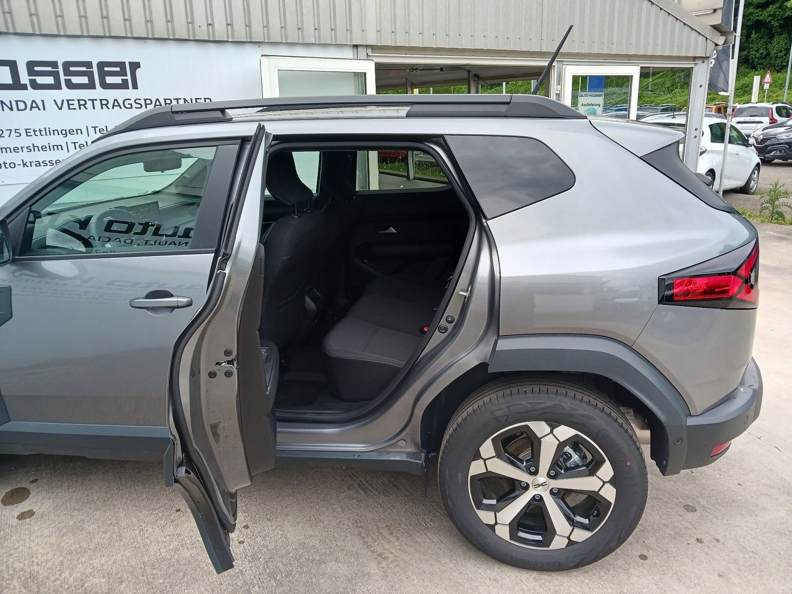 Dacia Duster Journey TCe 130 Mild-Hybrid - Samsaru's Car Outlet