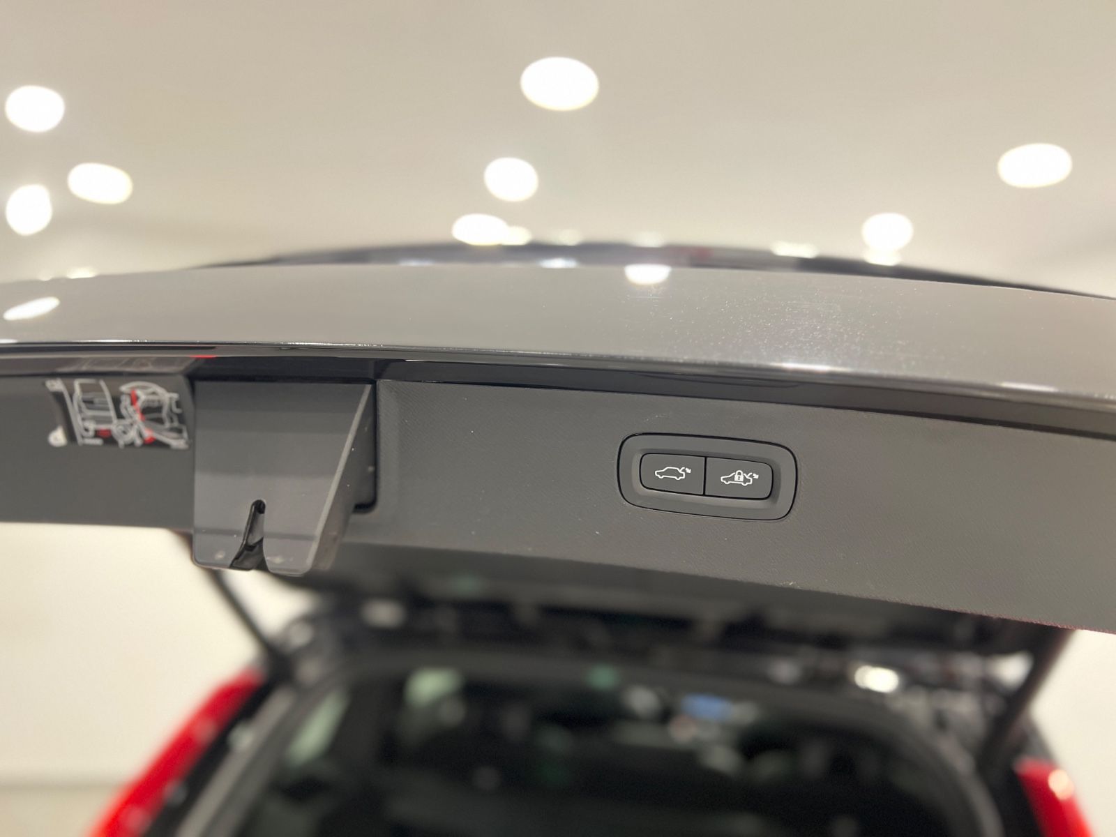 Volvo XC90 R Design AWD - Samsaru's Car Outlet