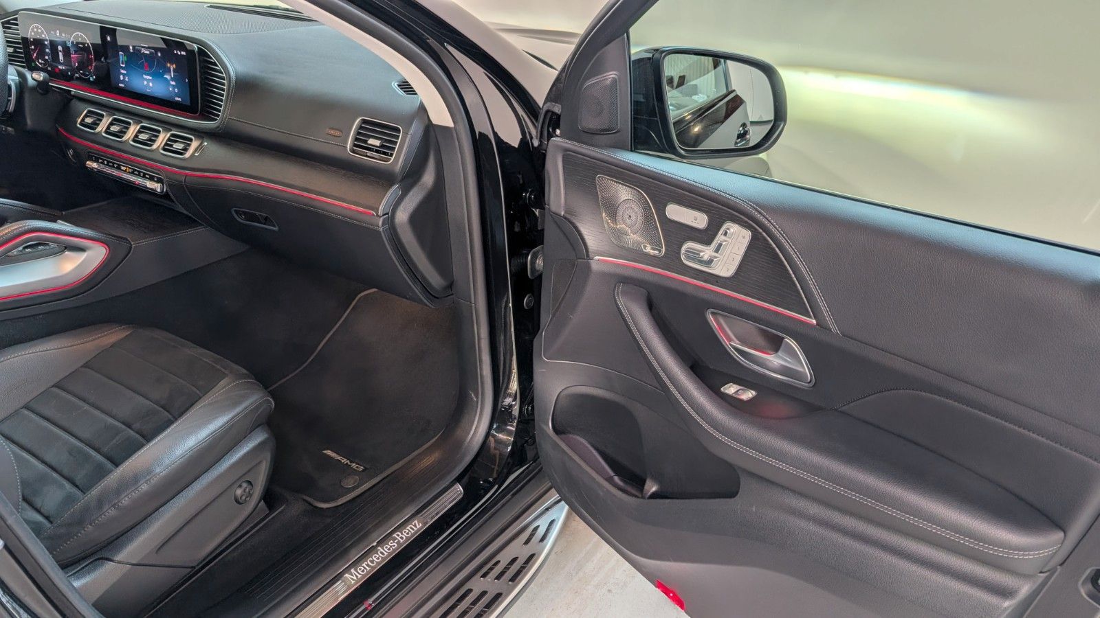 Mercedes-Benz GLE 300 d 4Matic Coupe AMG-MB100-AHK-PANO-DSTR+