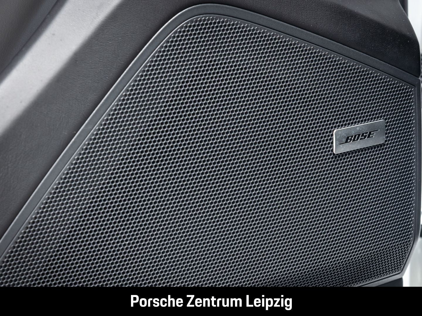 Porsche Cayenne E-Hybrid el.AHK InnoDrive Luft BOSE 360G