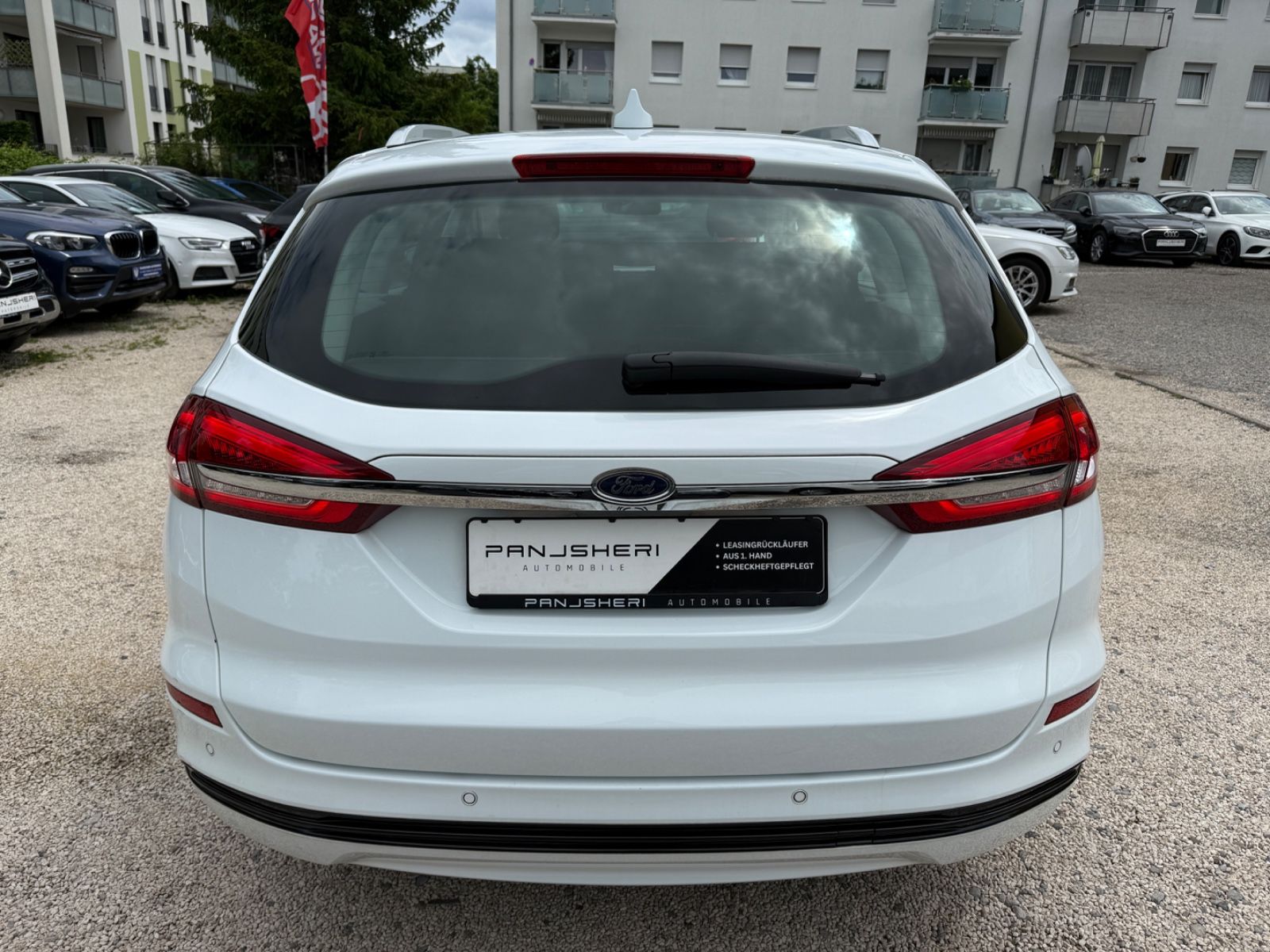 Ford Mondeo 2.0 EcoBlue Aut Turnier Titanium - Samsaru's Car Outlet