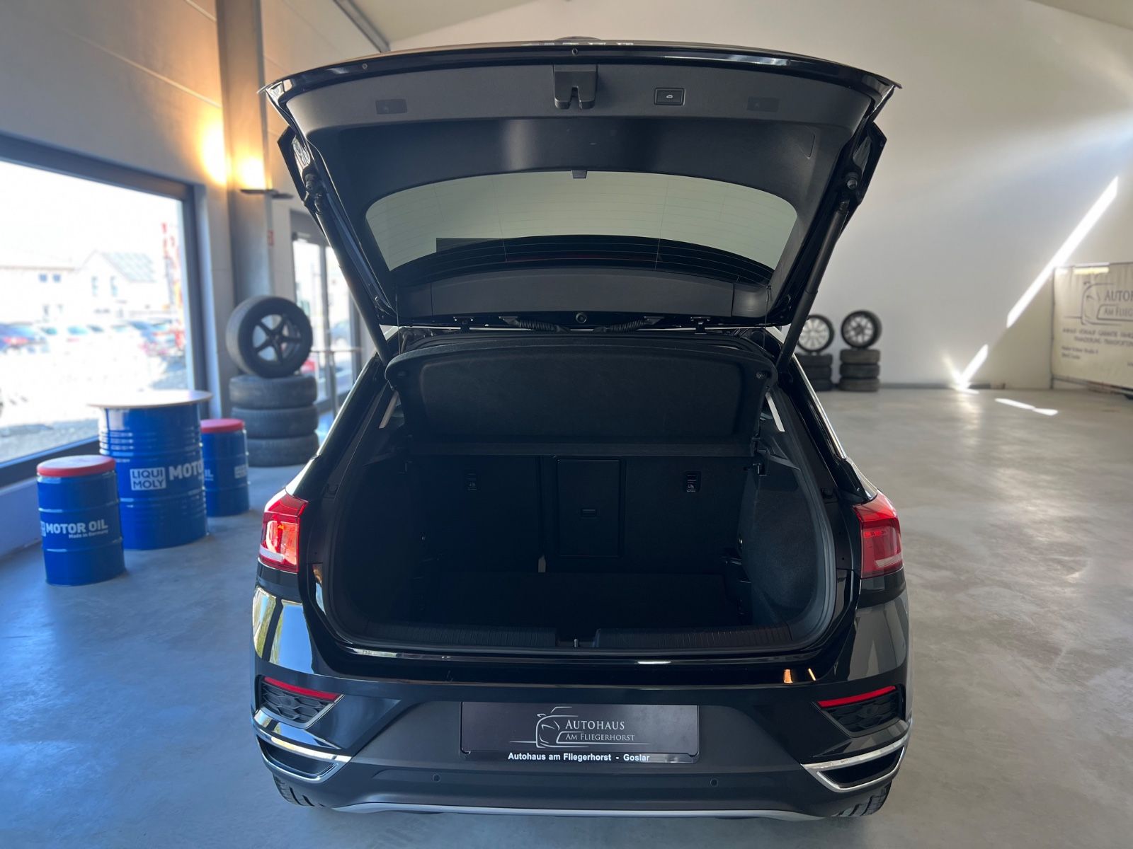 Volkswagen T-Roc 1.5 TSI Style - Samsaru's Car Outlet