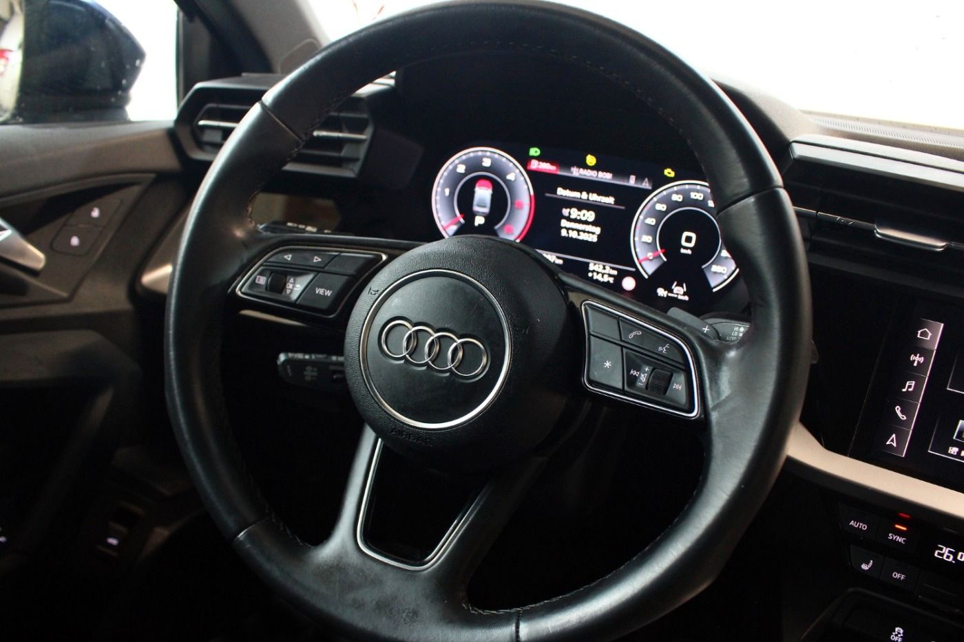 Audi A3 35 2.0 TDI advanced AHK|Garantie|SHZ|NAV|APP