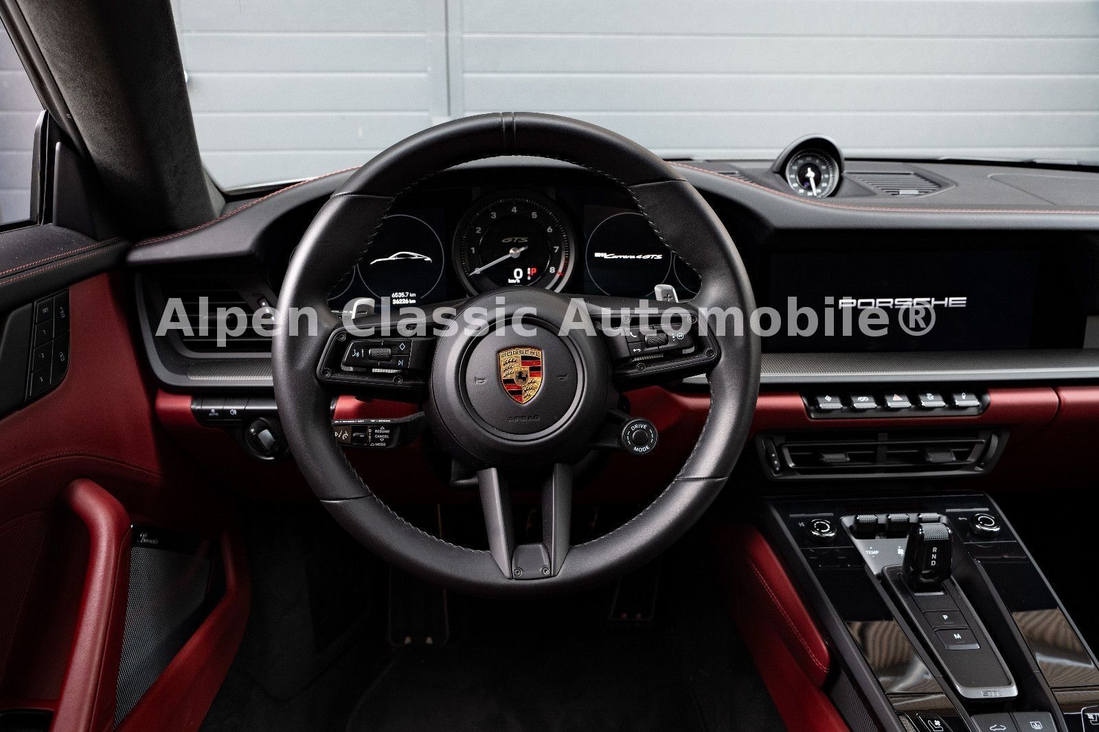 Porsche 992 Carrera 4 GTS Sport Chrono, Burmest
