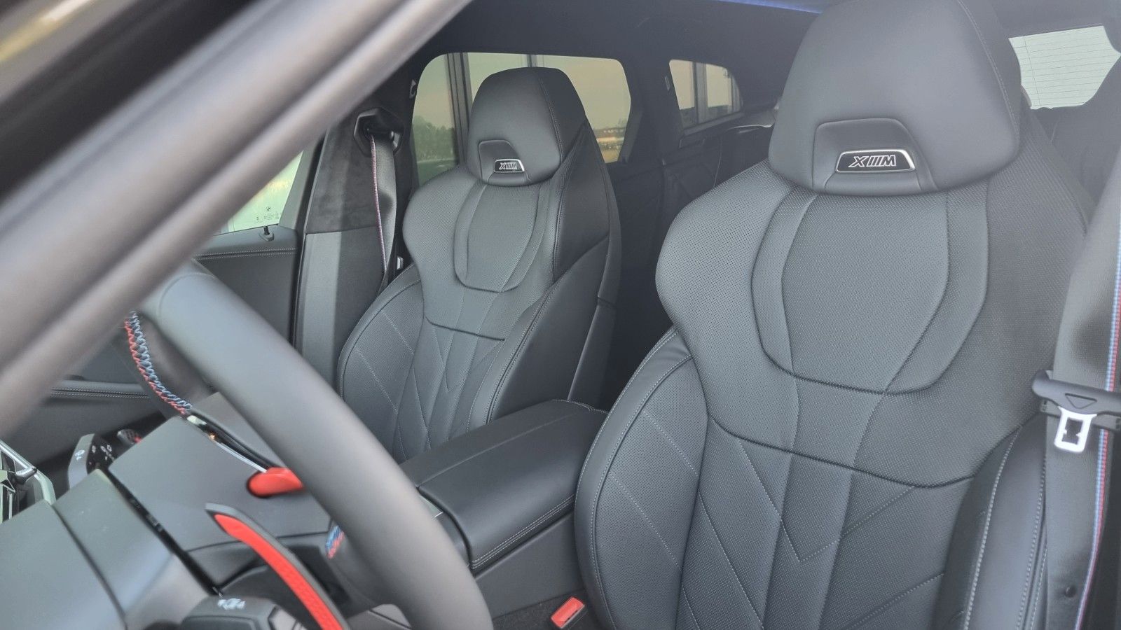 BMW XM 4.4i V8 LNP 190€ 8 Fach Bereift