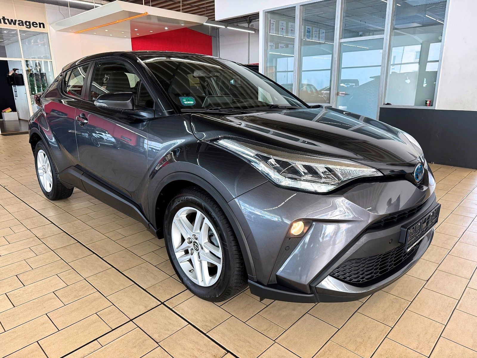 Toyota C-HR Hybrid Business Edition - Samsaru's Car Outlet