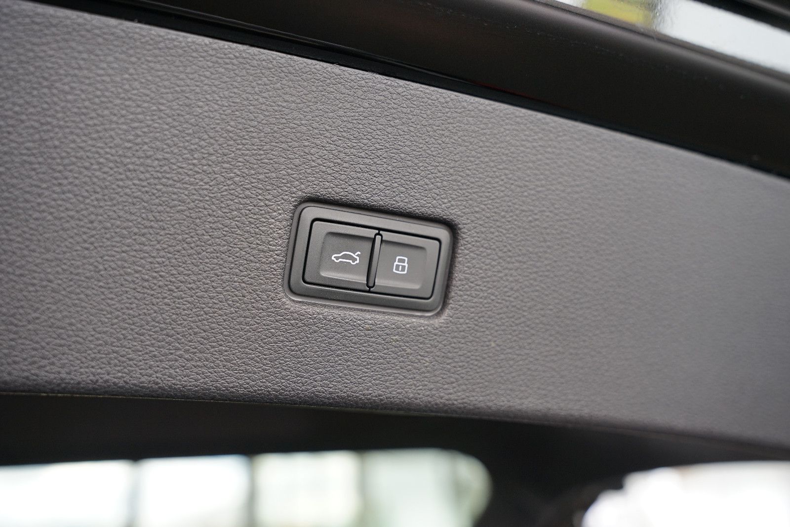 Audi RSQ8 | HuD | Keramik | Pano | 305 km/h | 23"
