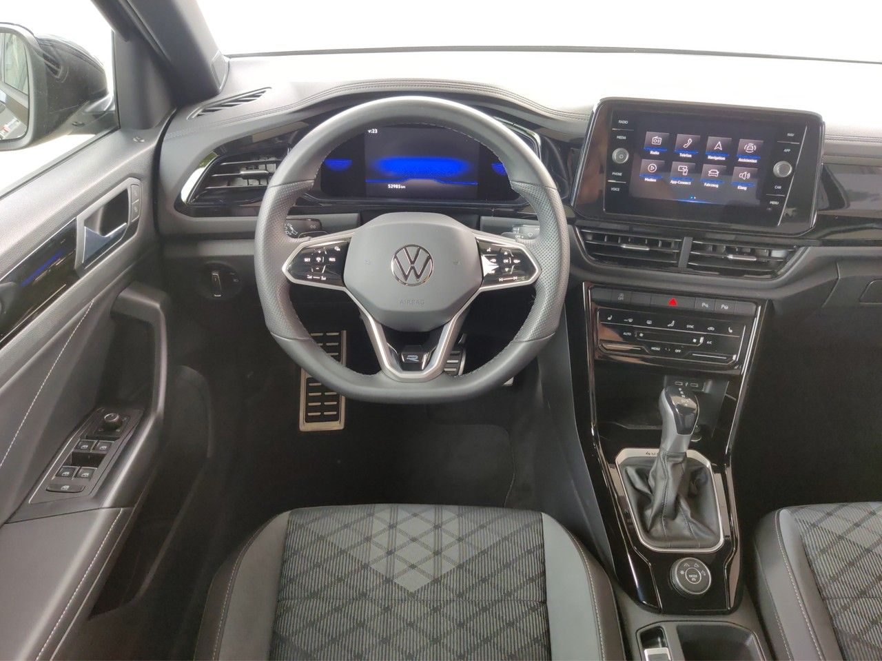 Volkswagen T-Roc 2.0 TDI DSG 4MOTION R-Line - Samsaru's Car Outlet