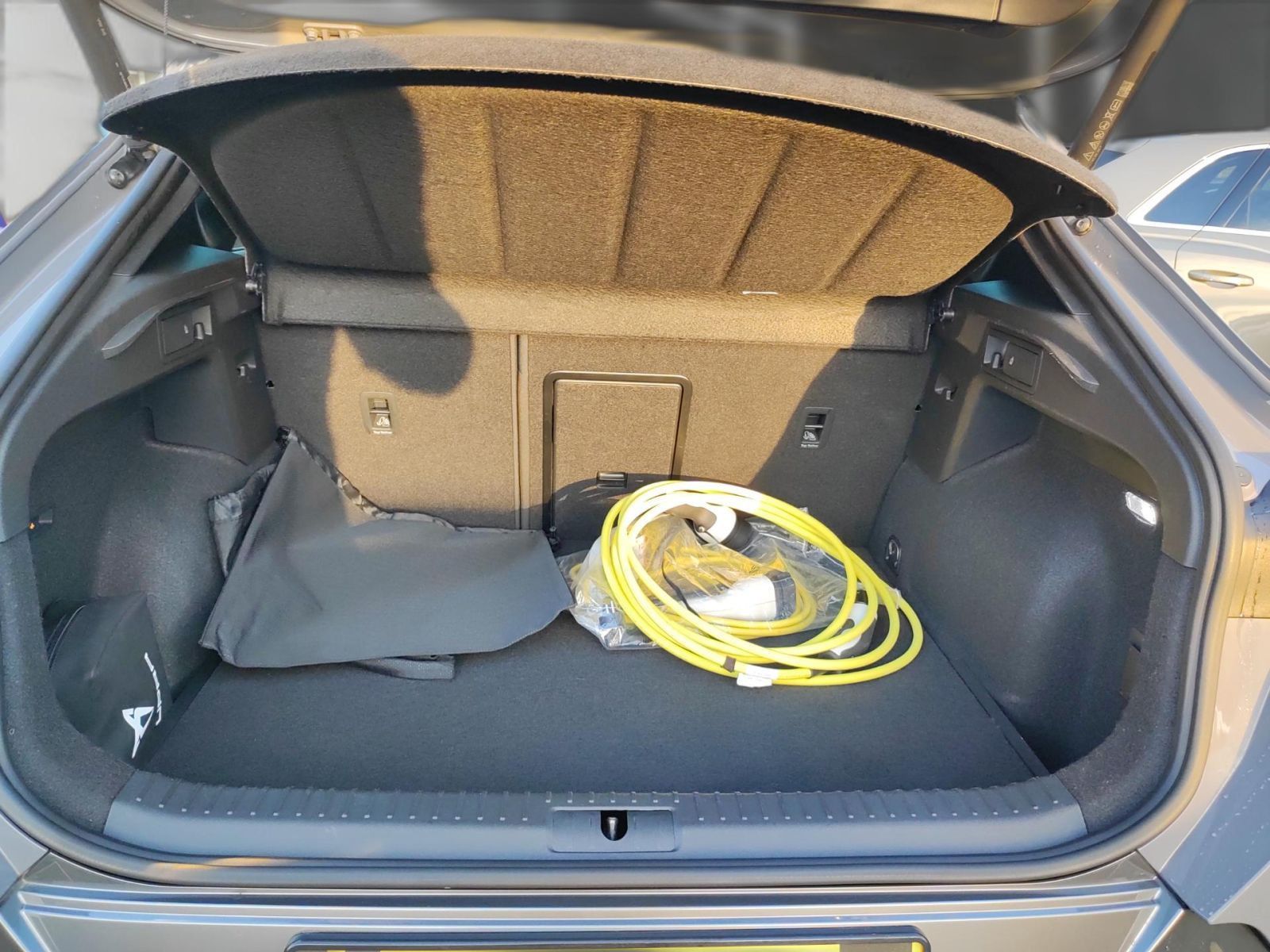 Cupra Formentor 1.4 e-Hybrid VZ DSG *PANO*ACC*AHK*SHZ*