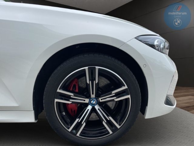 BMW 330 e xDrive M-Sport Pro LCI ACC AHK HUD HiFi