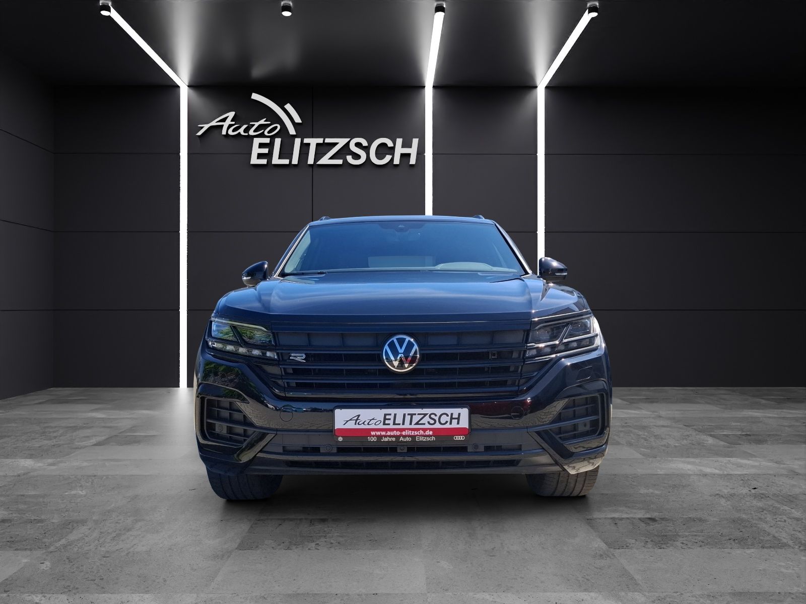 Volkswagen Touareg TDI R-Line 4M - Samsaru's Car Outlet