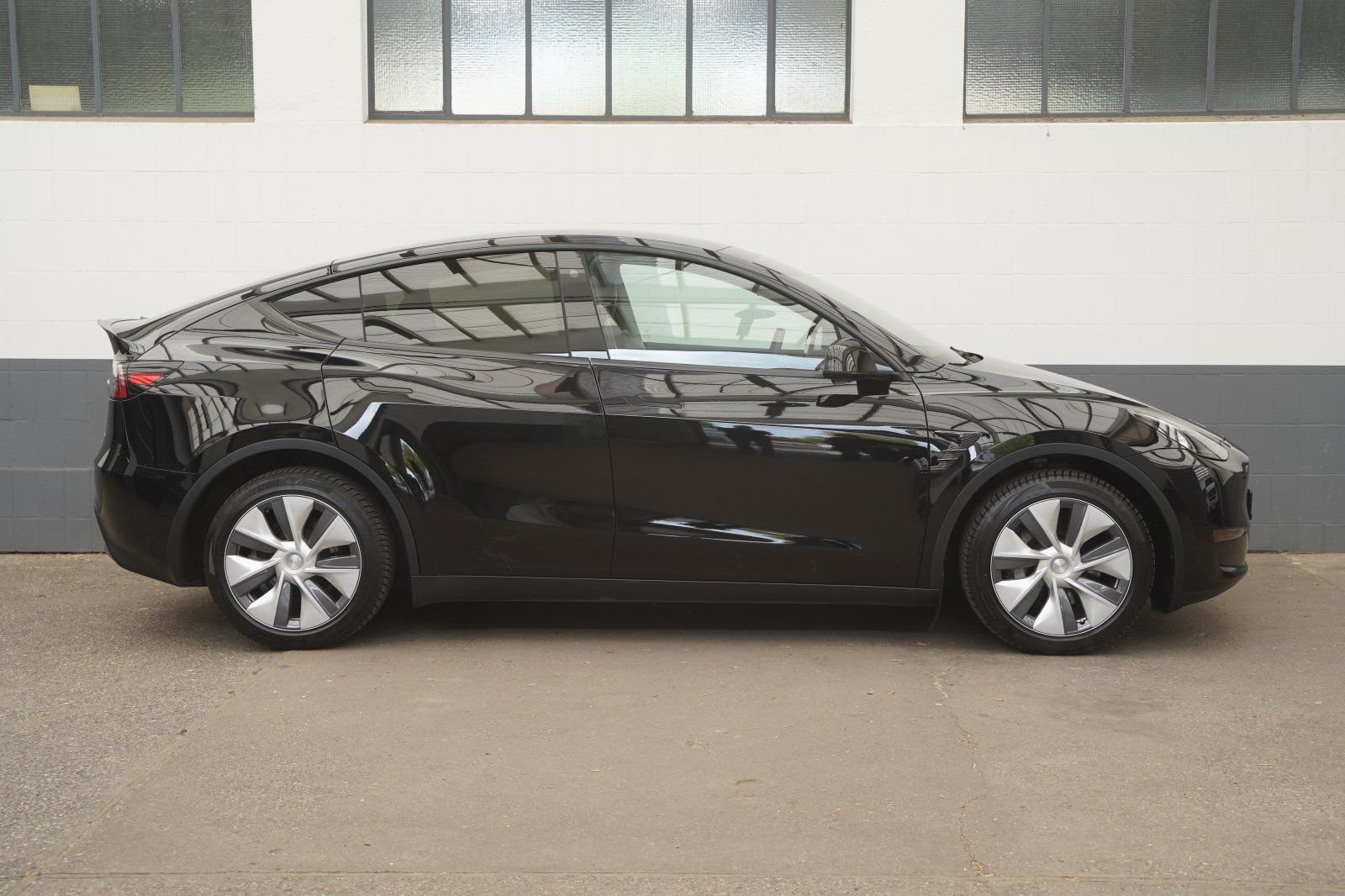 Tesla Model Y Long Range AWD *AHK*Mwst. ausweisbar*