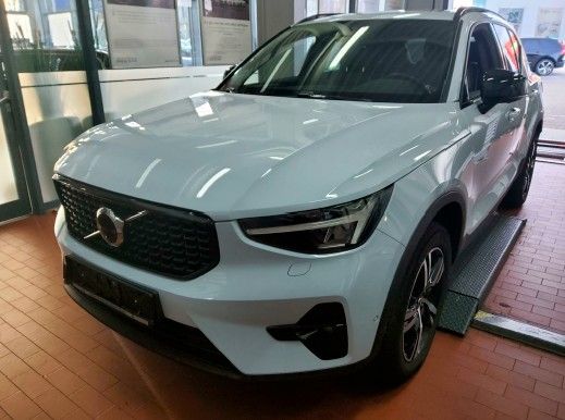Volvo XC40 B3 Plus Dark+AHK+360°KAM+PANO+STANDHZG+DAB+