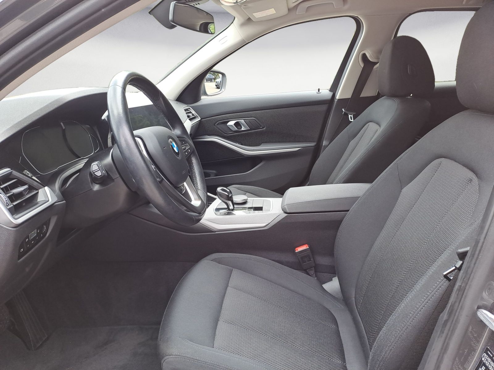 BMW 320d Touring Advantage - Samsaru's Car Outlet
