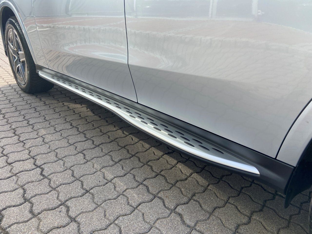 Mercedes-Benz GLC 300 e 4M AMG-Premium+AHK+Pano+Distronic+Keyl