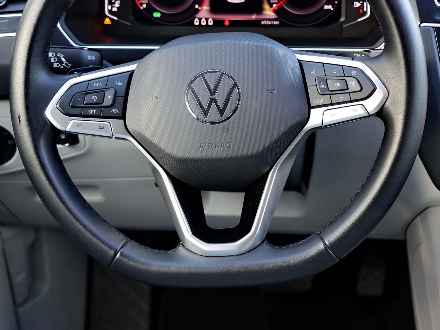 Volkswagen Tiguan Elegance 4Motion 2.0 TDI SCR DSG AHK/IQ.L