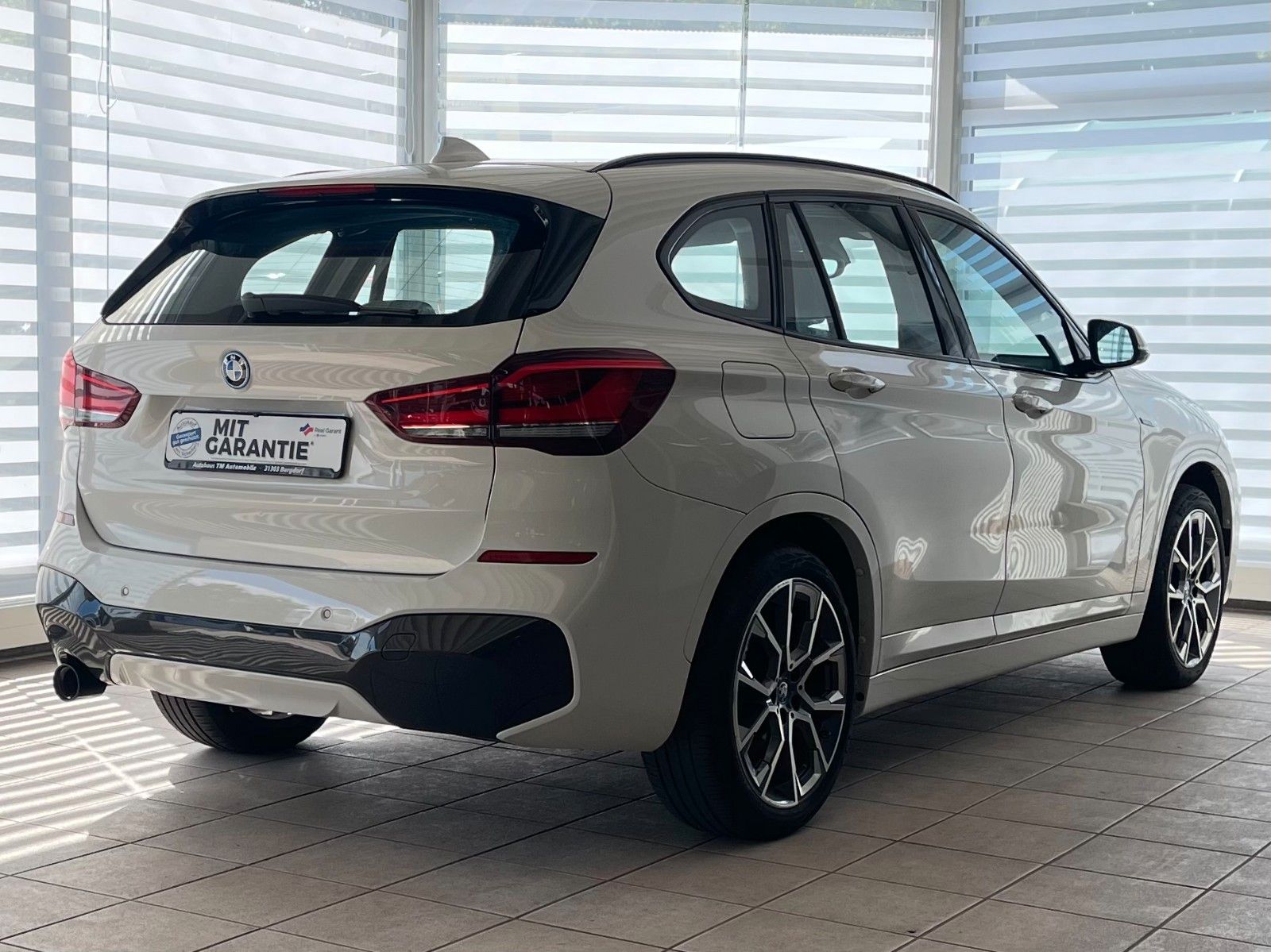 BMW X1 xDrive 25e M SPORT - Samsaru's Car Outlet