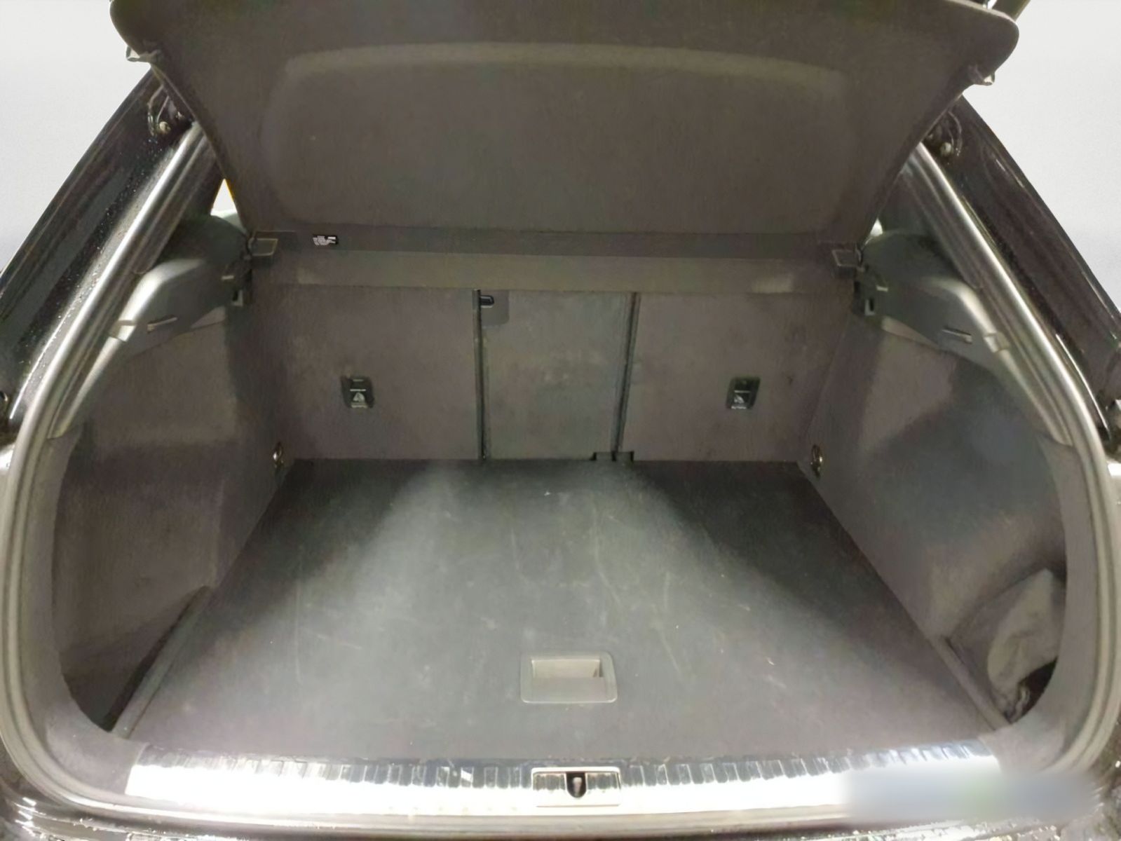 Audi Q3 35 TDI S line qu. - Samsaru's Car Outlet