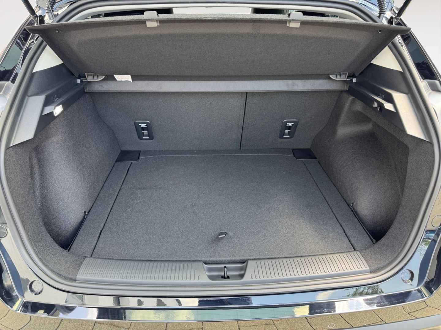 MG4 Luxury 360grad Kamera SHZ Lenkradheizung Nav