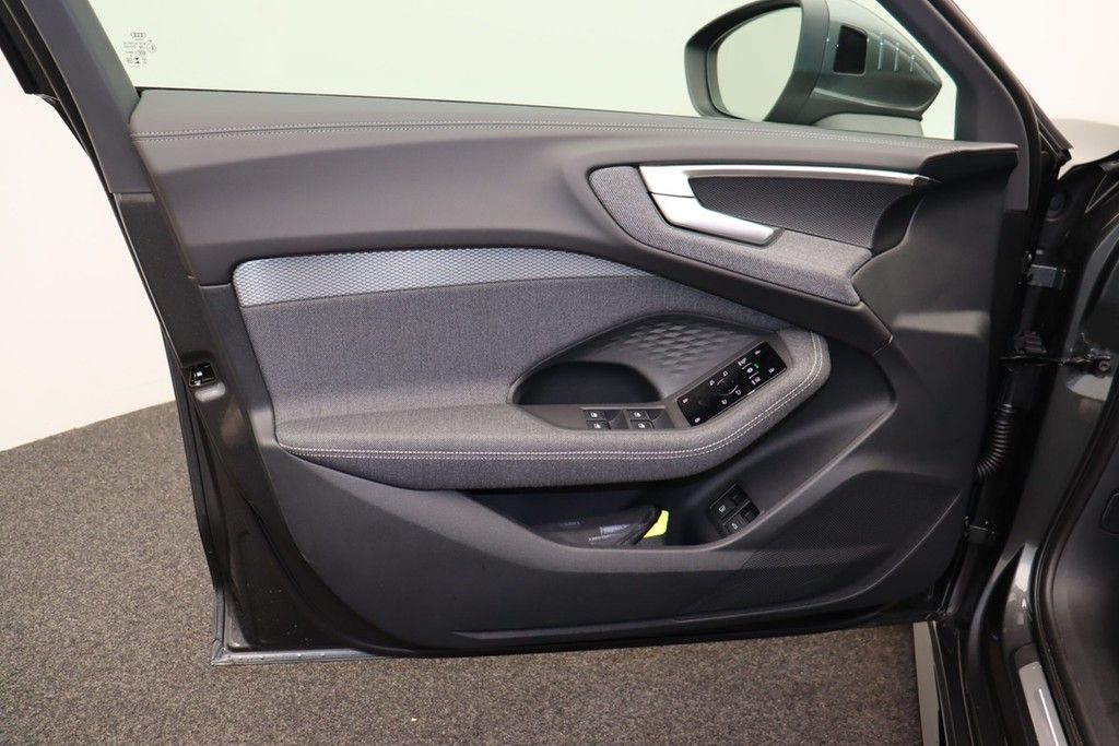 Audi A5 Avant e-hybrid quattro 299PS S line LED Navi