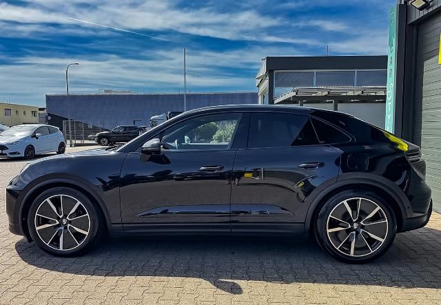 Porsche Macan 4 Electric AHK Bose Pano LUFT Sport-Chrono
