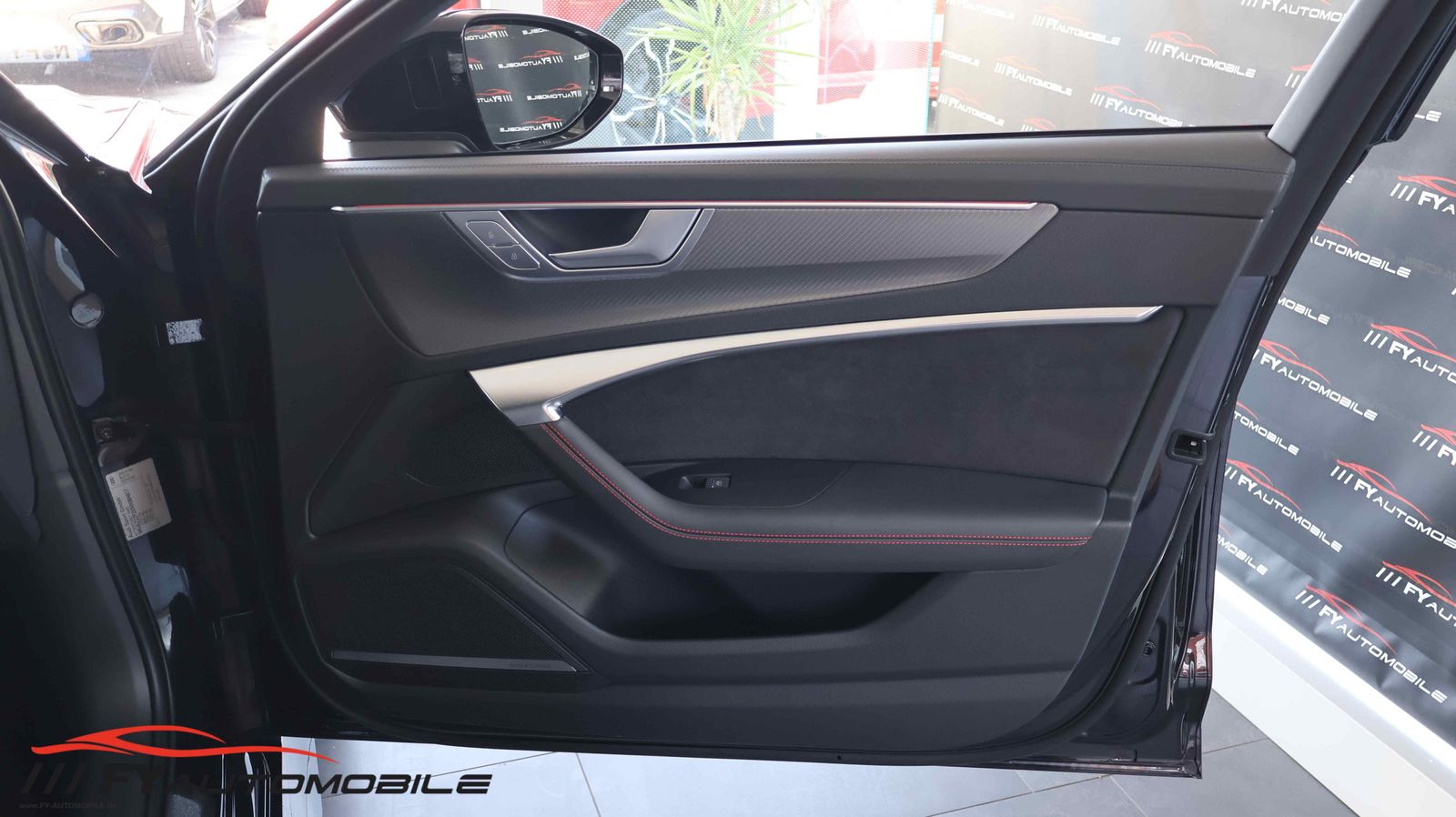 Audi RS6 4.0 TFSI quattro Keramic* Pano* AHK* Carbon
