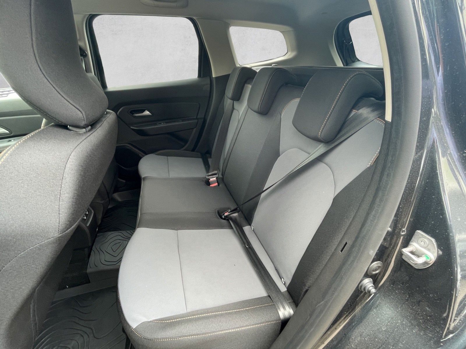 Dacia Duster II Extreme TCe 150 EDC - Samsaru's Car Outlet