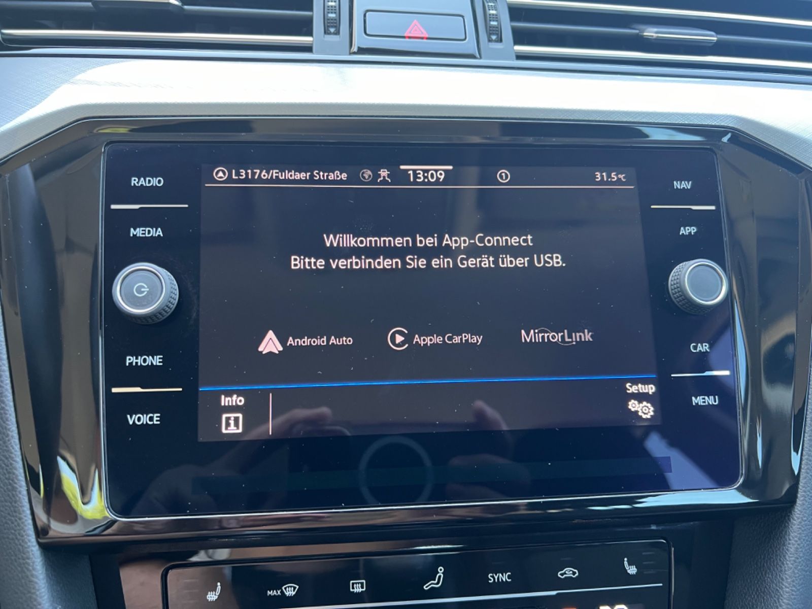 Volkswagen Passat 2.0 TDI - Samsaru's Car Outlet
